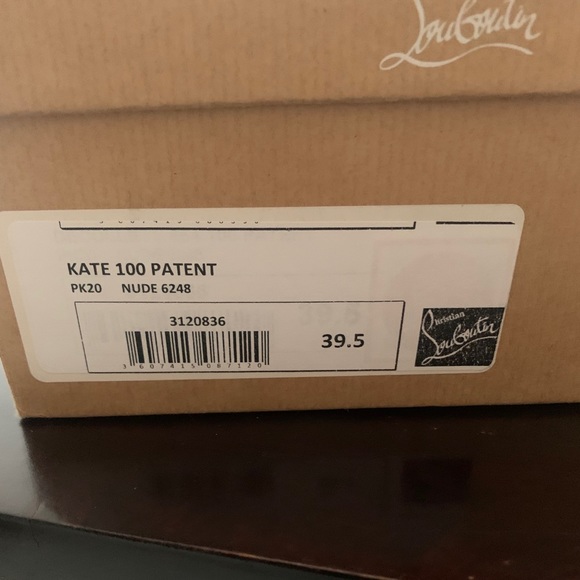 Christian Louboutin So Kate - Picture 2 of 7